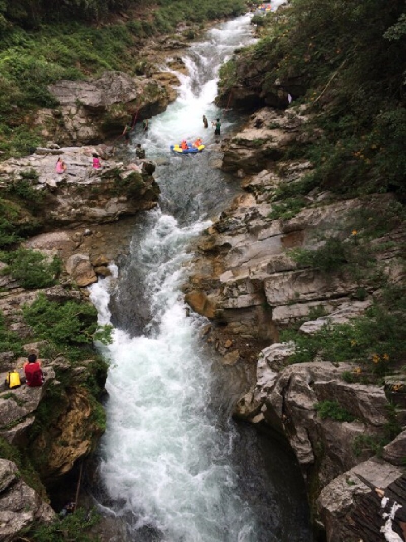 关于高空吊索漂流挑战,橫扫山谷的极速运动的信息 关于高空吊索漂流挑战,橫扫山谷的极速运动的信息