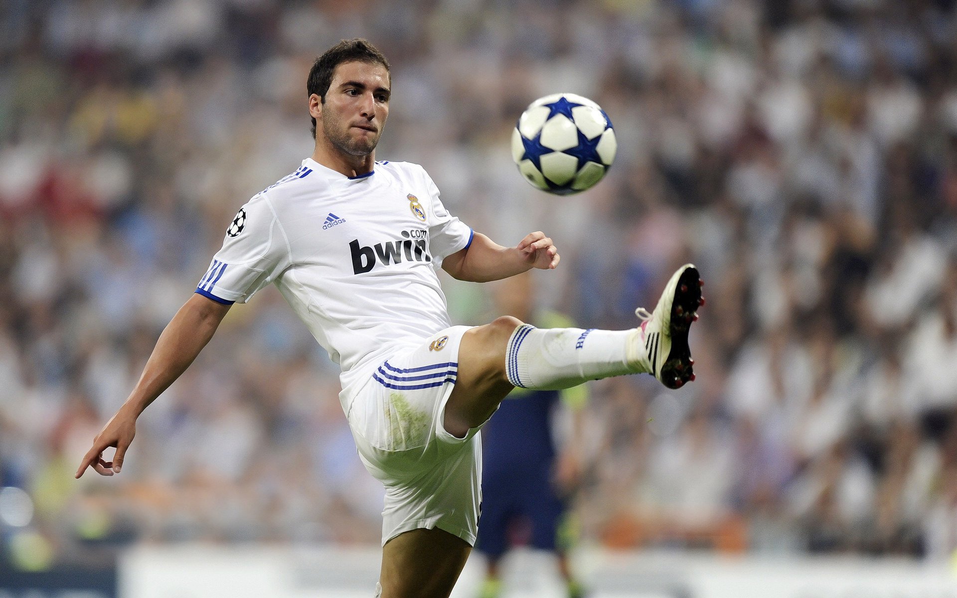 马赛本赛季是否具备争冠希望,马赛21-22赛季球衣