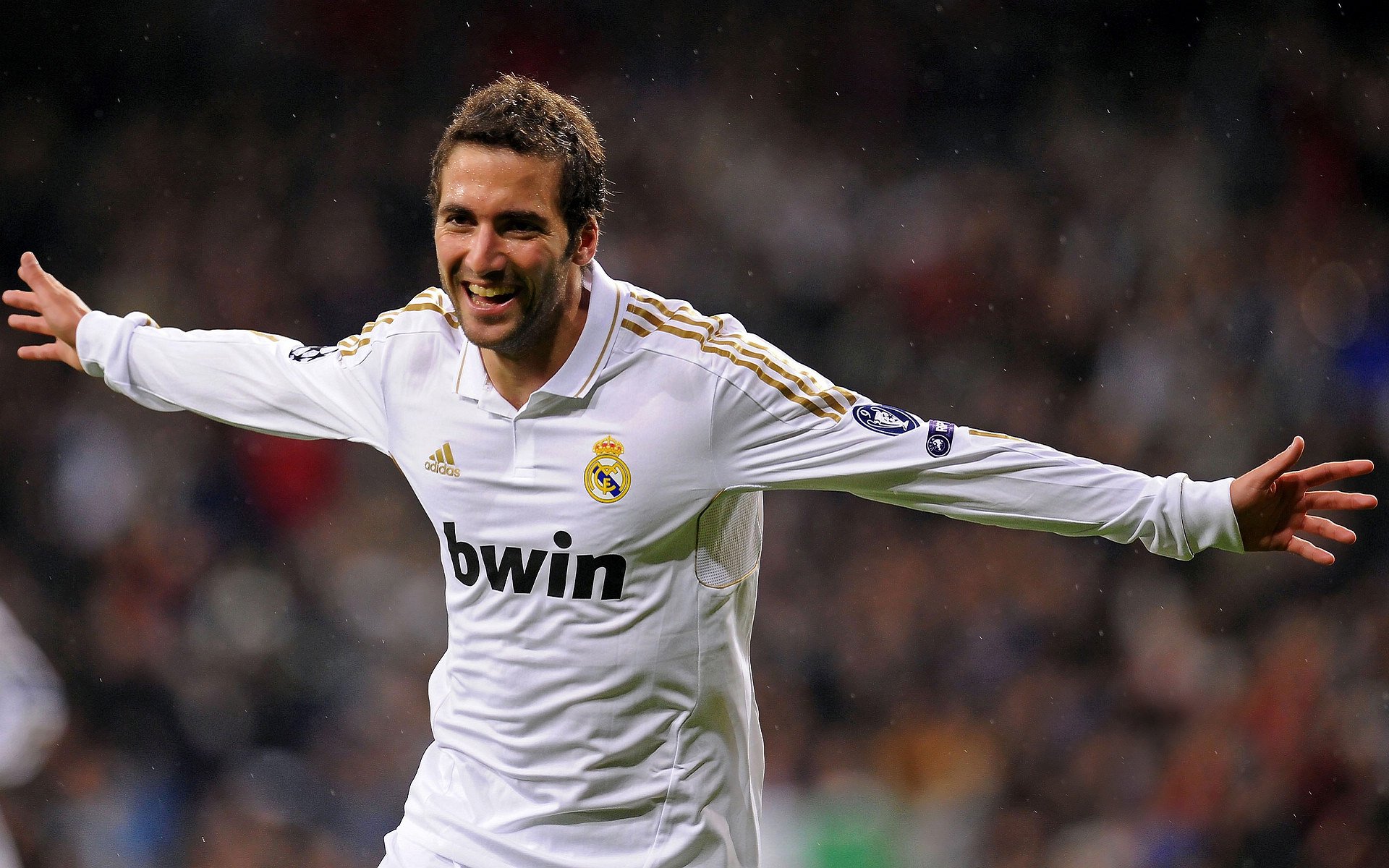 KAIYUN 中国大陆-校园足球实验班开展技战术小组研究提升实战能力，足球战术培训